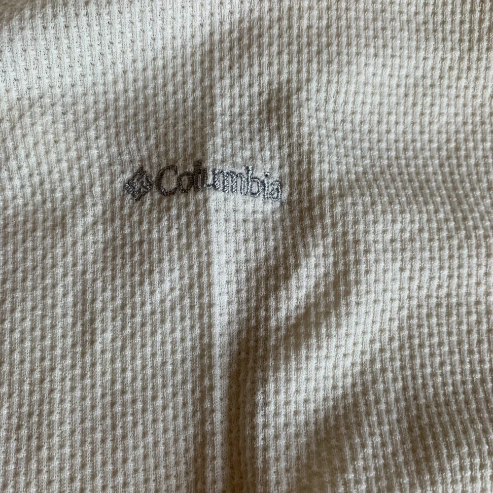 COPY - A cute columbia long sleeve shirt - Picture 4 of 11